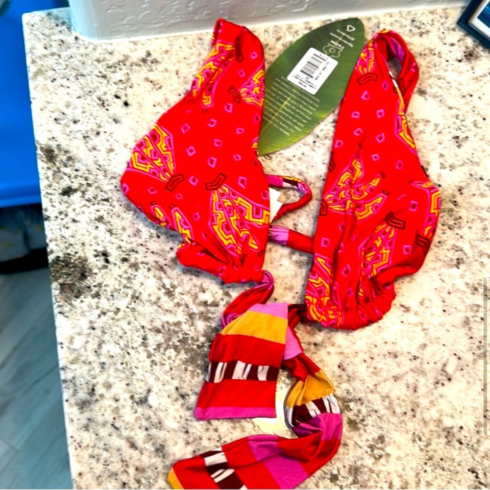 NWT FARM Rio Bikini Top Reversible Lucy Tiki/Tiki Bananas